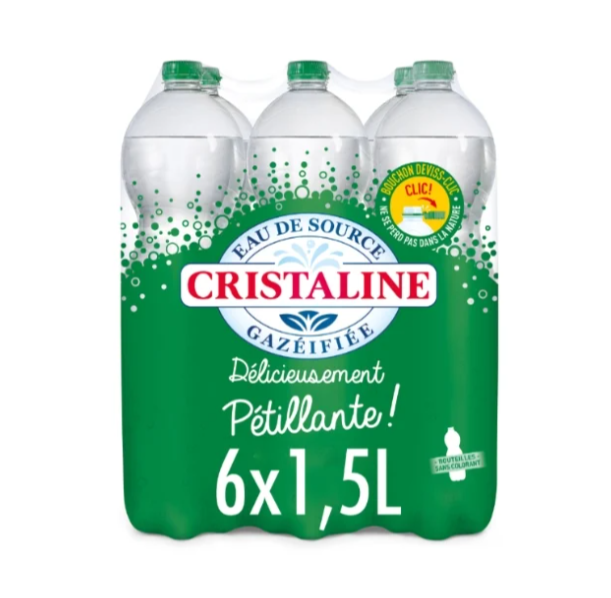 Lot de six flacons d'EAU GAZEUSE CRISTALINE de 1,5 L, avec un emballage vert et blanc avec des bulles et un texte en français.
