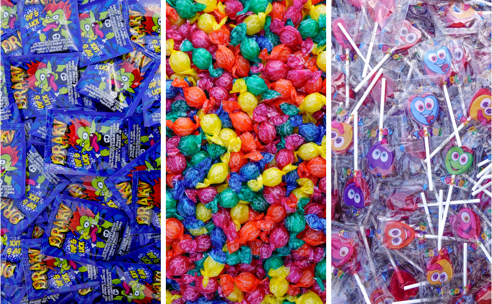 Image fractionnée de l'ASSORTIMENT DE 600 BONBONS (3,6 Kg) : à gauche, des bonbons acidulés emballés en bleu, au centre, des bonbons durs emballés assortis, et à droite, des sucettes en forme de tourbillon avec des visages de dessins animés.