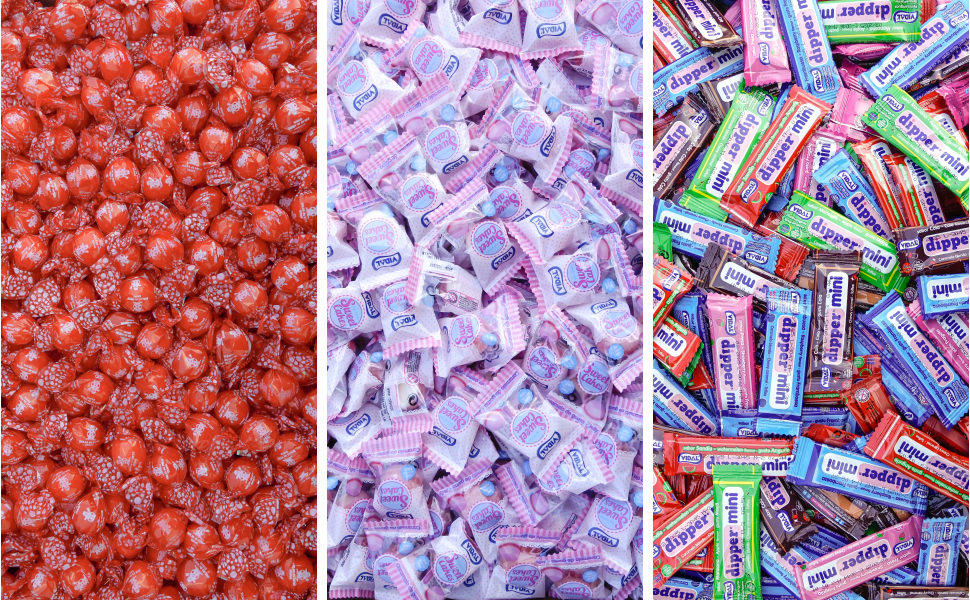 Trois panneaux verticaux présentent des piles de l'ASSORTIMENT DE 600 BONBONS (3,6 kg) : à gauche, des bonbons rouges non emballés, au centre, des bonbons emballés de couleur pastel et, à droite, des mini-bonbons emballés assortis.
