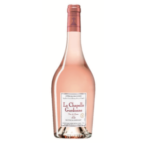 Une bouteille de 75cl de CHÂTEAU LA GORDONNE LA CHAPELLE GORDONNE ROSÉ AOP côtes de Provence, avec un bouchon rose, une étiquette blanche avec les détails de la marque et du vin, et un rosé rose clair à l'intérieur.