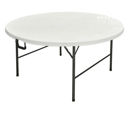 La TABLE TRAITEUR RONDE 120 cm est une table pliante ronde en plastique blanc avec des pieds en métal noir, présentée sur un fond blanc uni.